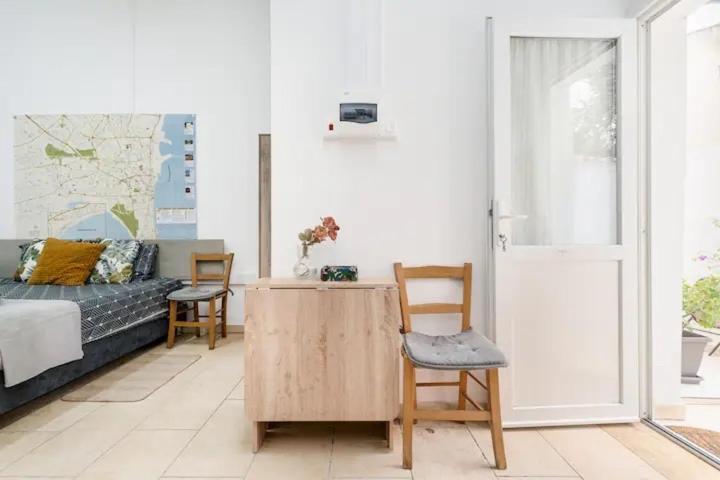 Cozy And Traditional - Ec Studios Larnaca Luaran gambar